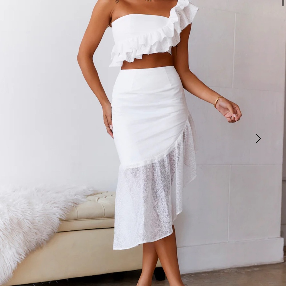 Hello Molly White Asymmetrical Skirt new with tags